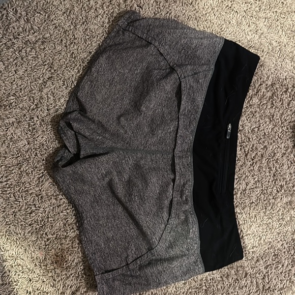 lululemon grey shorts - Picture 2 of 2